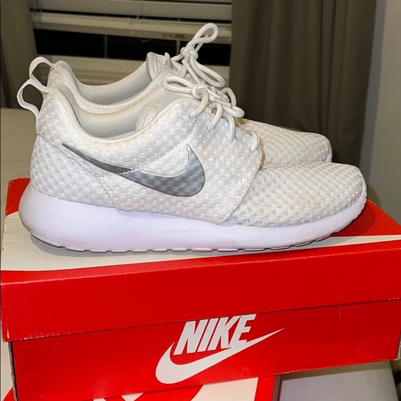 NIKE Woman White Roshe - Picture 1 of 7